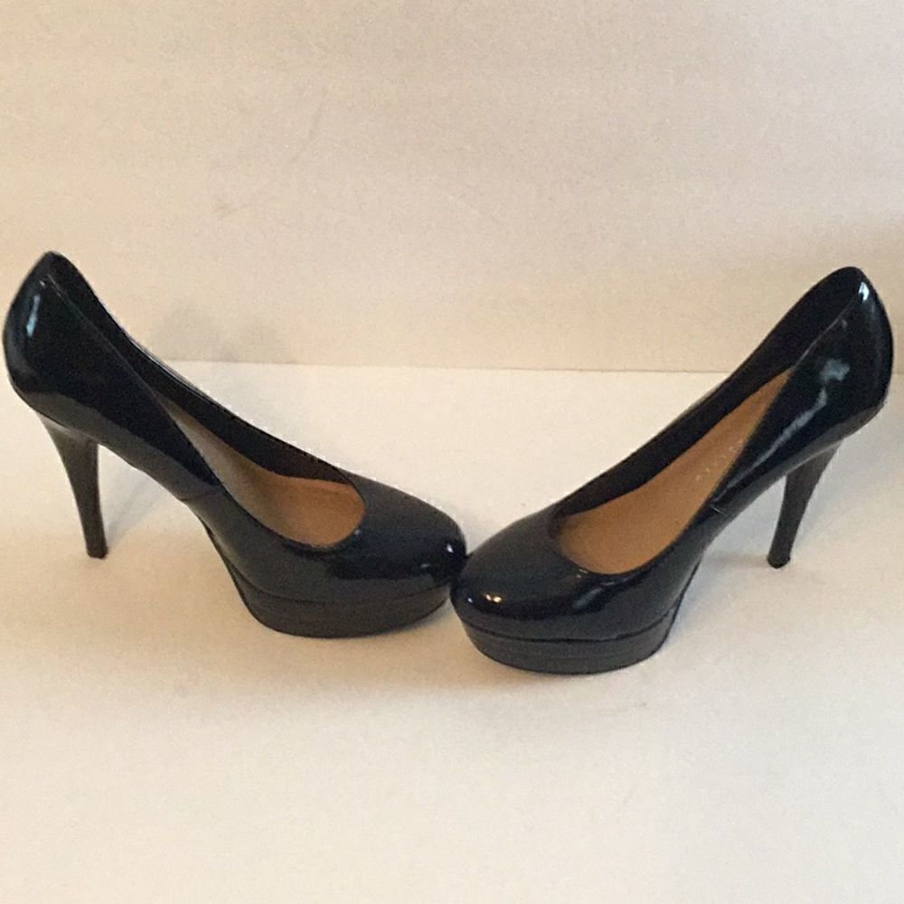 LAUREN CONRAD black stiletto heels in size 9med